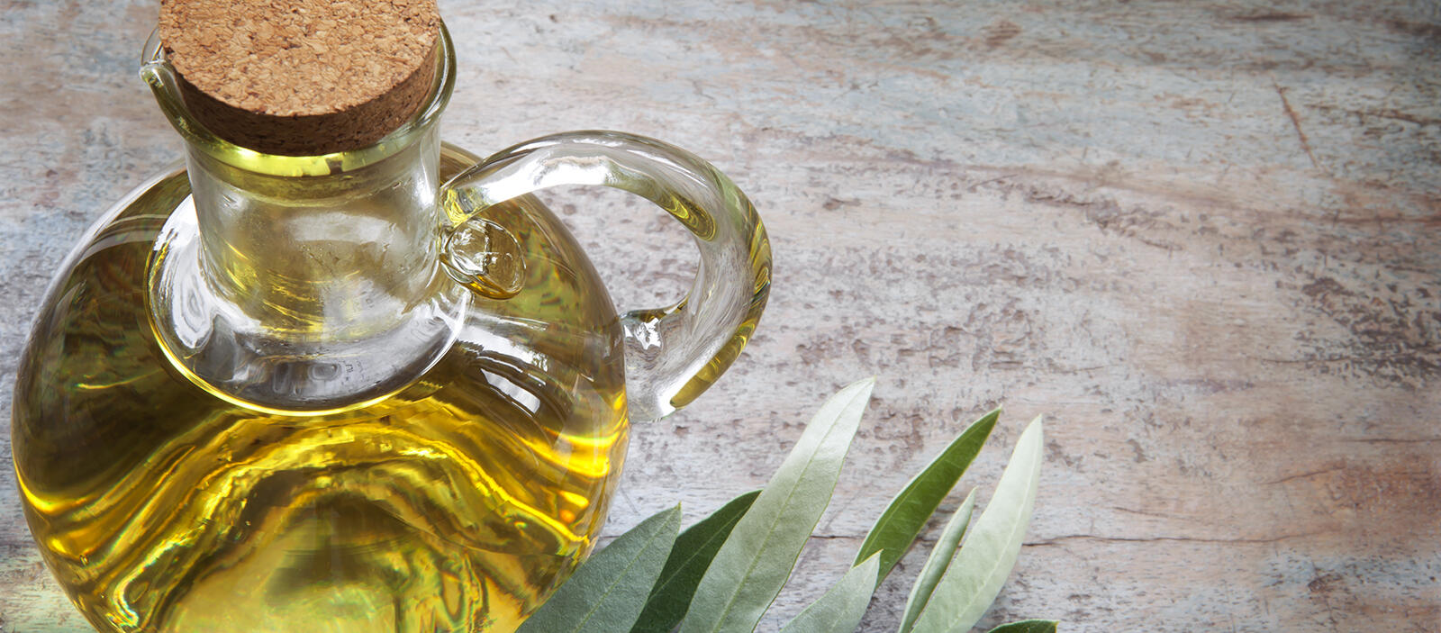 Оливковое масло для красоты кожи и локонов